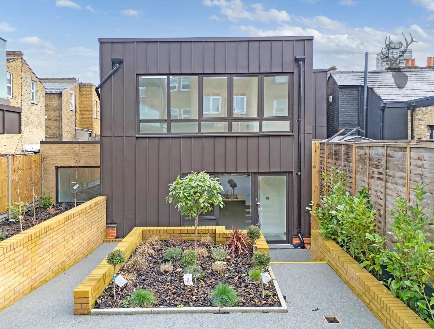 Similar Property: Commercial in Mile End