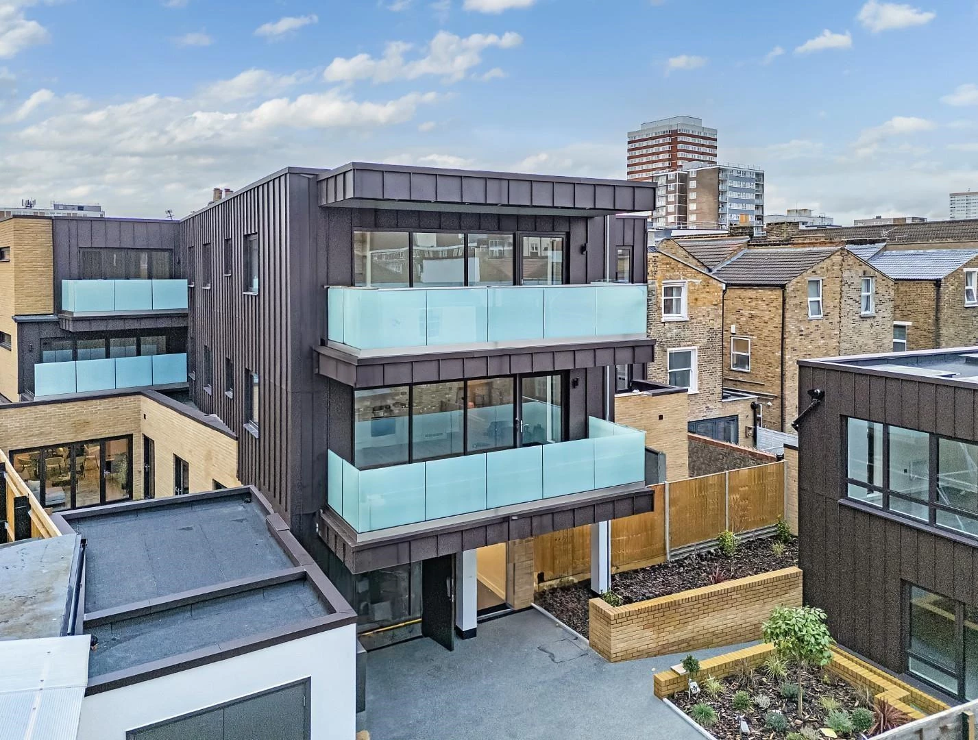 Similar Property: Apartment - First Floor in Mile End