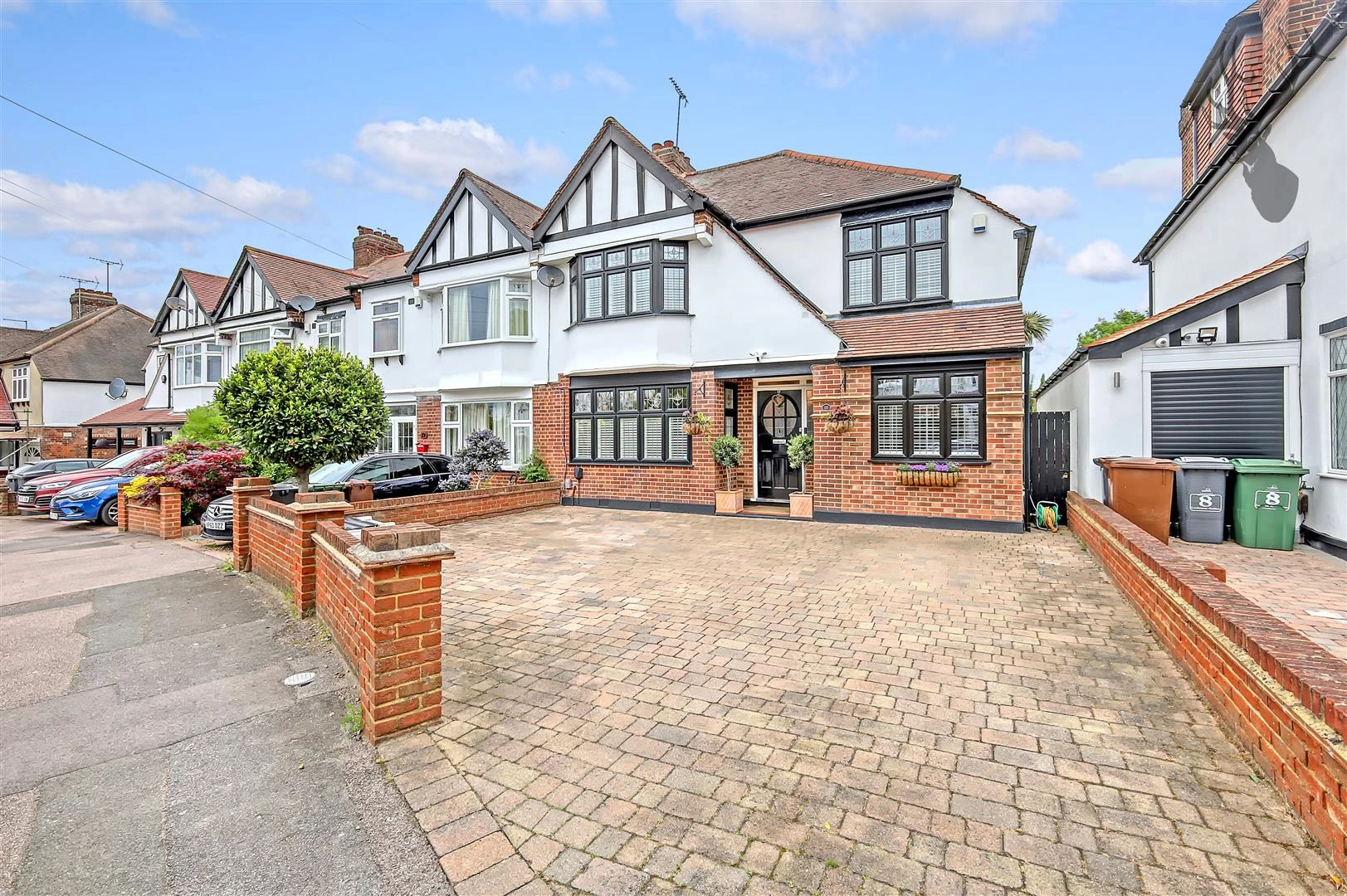 Lambourne Gardens Chingford London E4