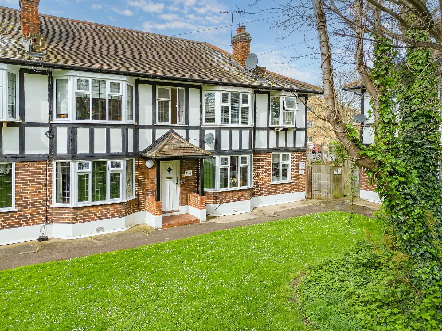 Similar Property: Flat - Garden in 