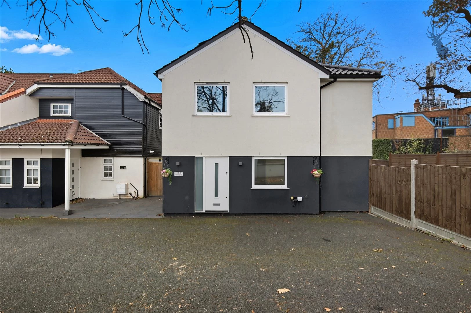 Similar Property: House - End Terrace in 