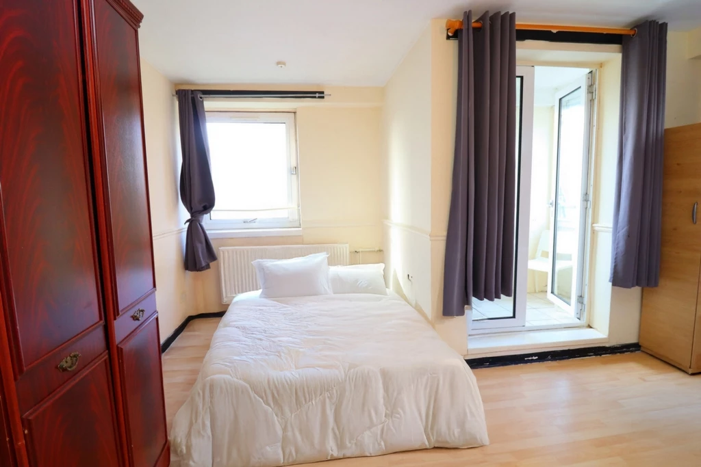 Similar Property: Double Room in Bethnal Green