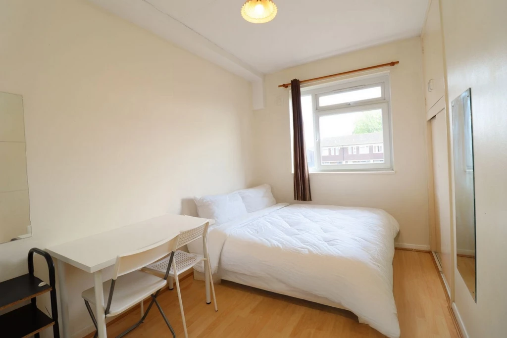 Property photo: Lawrence Close, E3