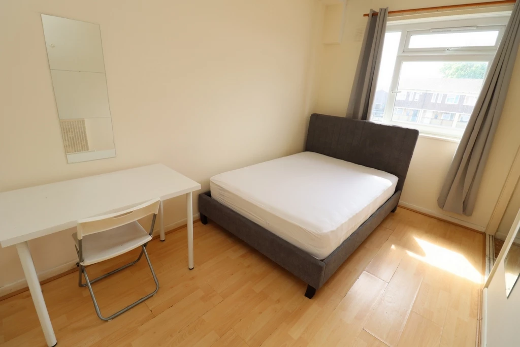 Similar Property: Double room - Single use in Bow