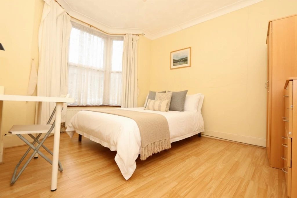 Similar Property: Double room - Single use in Leyton