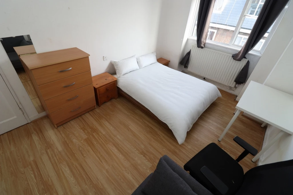 Similar Property: Double room - Single use in Bethnal Green