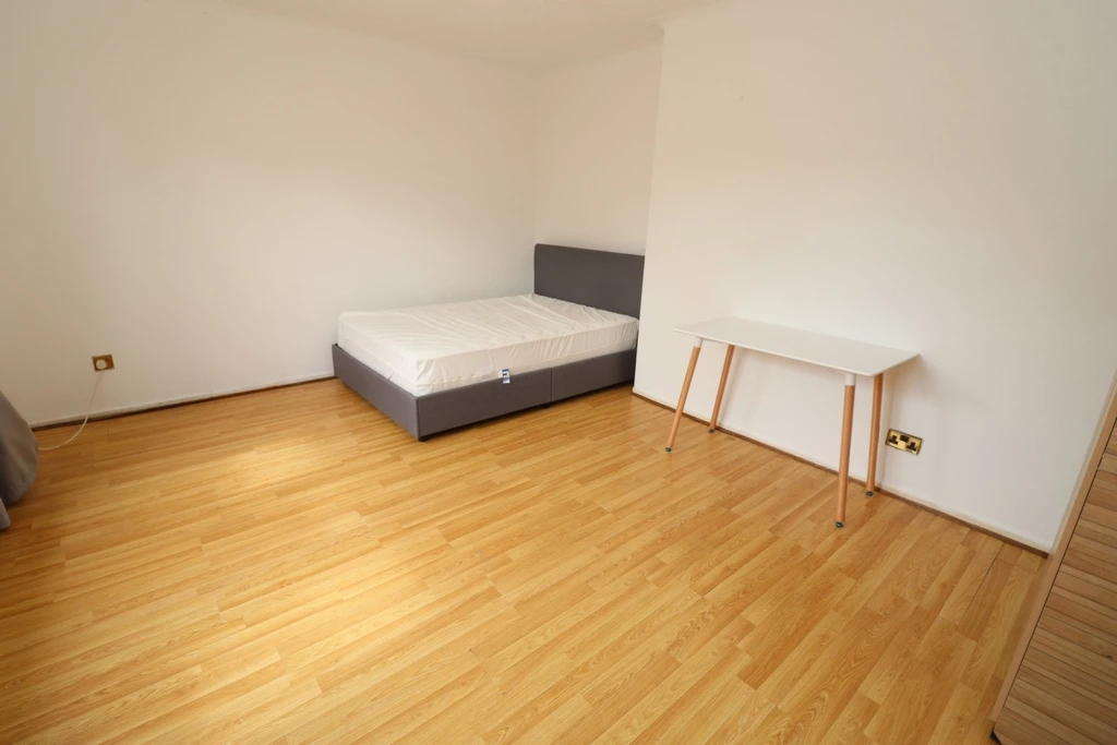 Similar Property: Double Room in Leyton