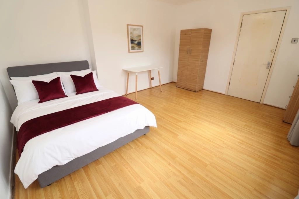 Similar Property: Double Room in Leyton