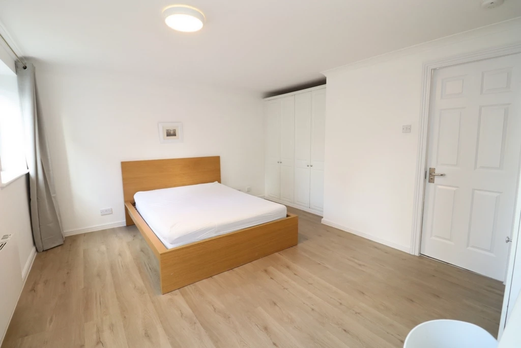 Similar Property: Ensuite Single Room in Canary Wharf