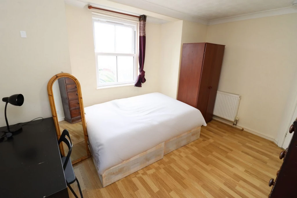 Similar Property: Ensuite Single Room in Island Gardens