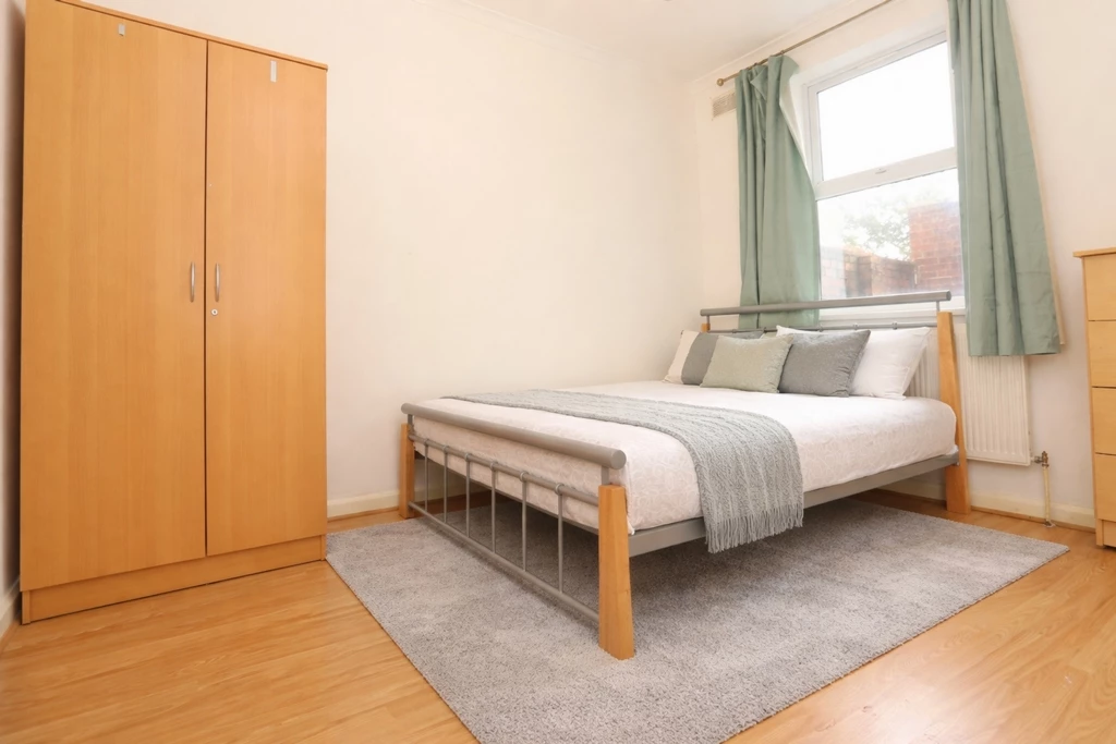 Similar Property: Double room - Single use in Leyton