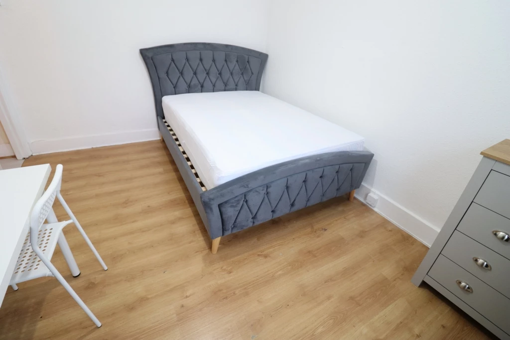 Similar Property: Double room - Single use in Bethnal Green
