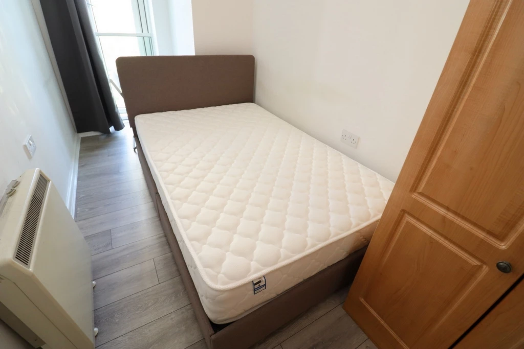 Similar Property: Double room - Single use in Canary Wharf