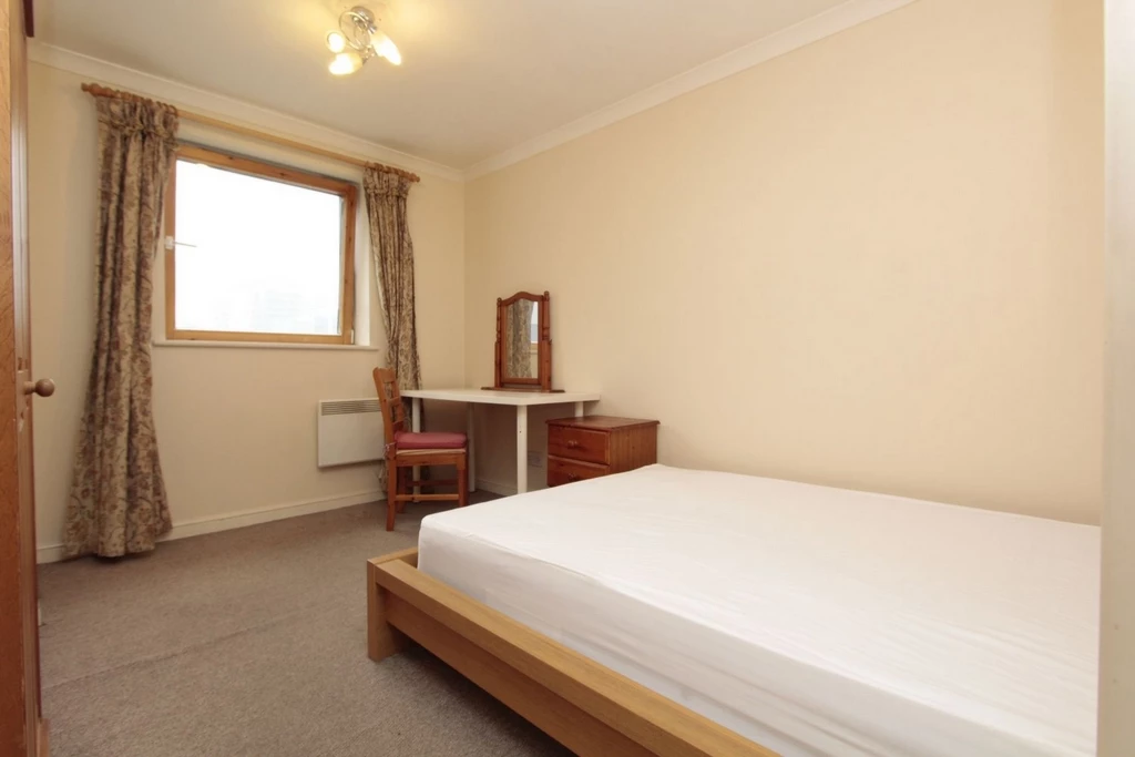 Property photo: Meridian Place, E14