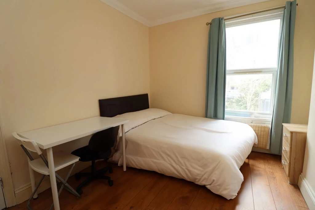 Similar Property: Double room - Single use in Canary Wharf