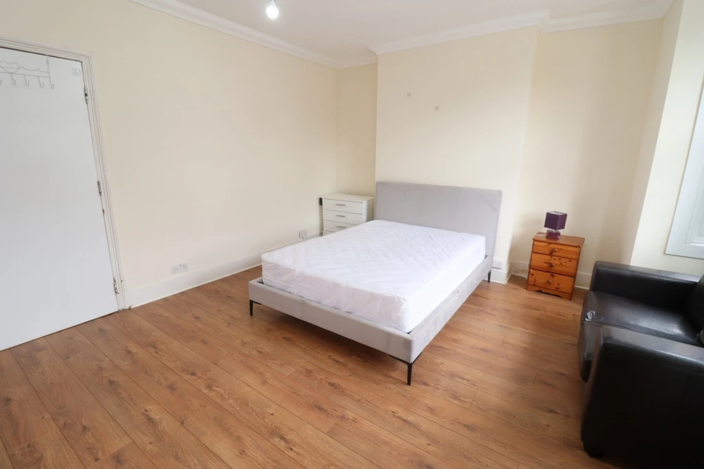 Property photo: Manchester Road, E14