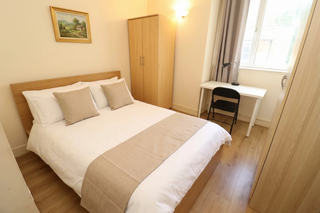 Similar Property: Ensuite Double Room in Stepney Green
