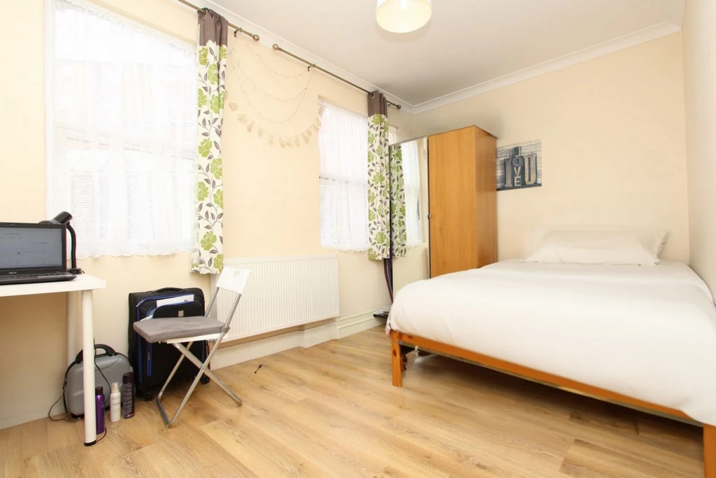 Similar Property: Ensuite Single Room in Wood Green