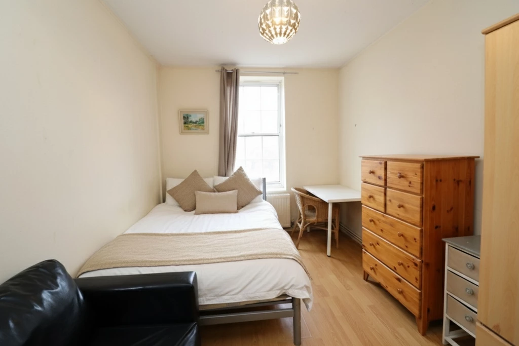 Similar Property: Double room - Single use in 