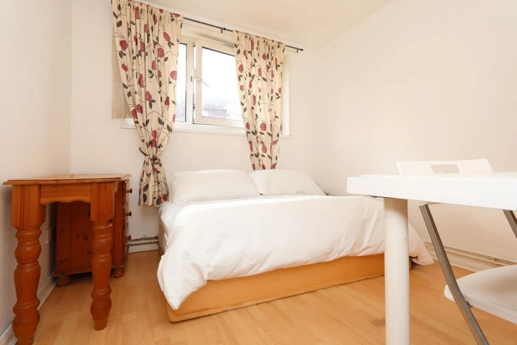 Similar Property: Single Room in West Ham