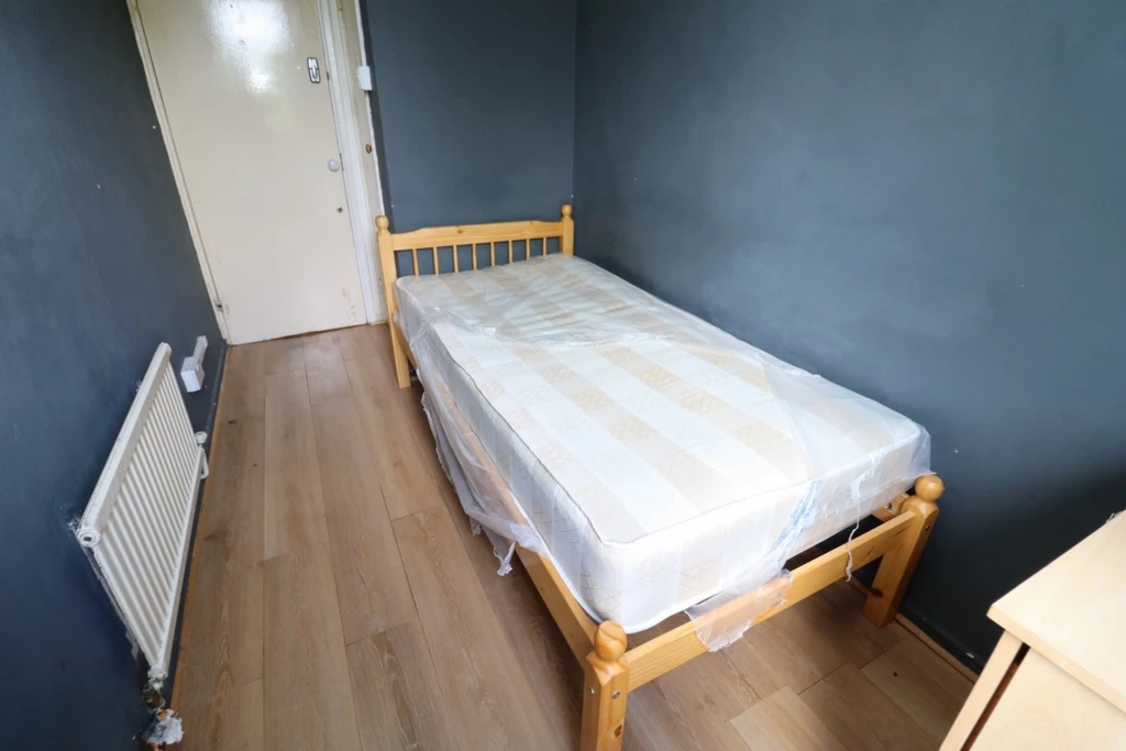 Similar Property: Single Room in Bow