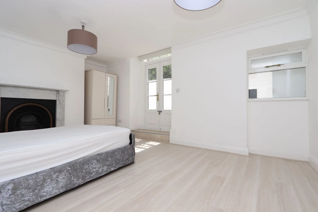 Property photo: Bow Road, E3
