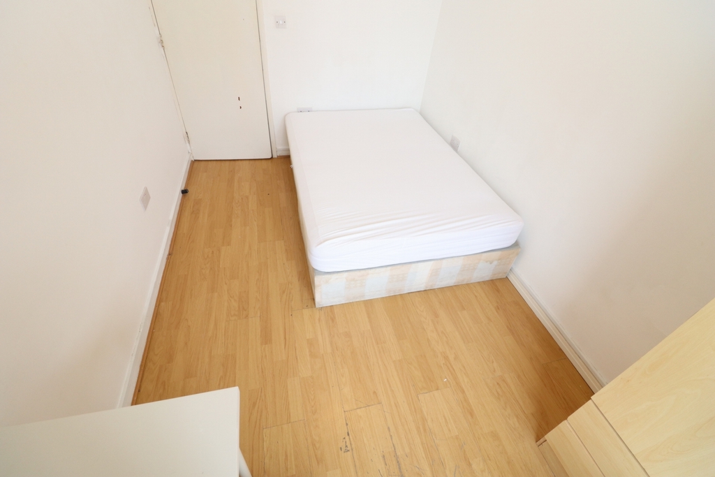 Similar Property: Double room - Single use in Elephant & Castle Similar Property: Double room - Single use in Elephant & Castle