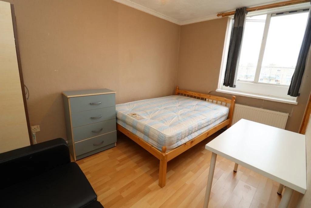 Similar Property: Double room - Single use in Stepney Way,Whitechapel