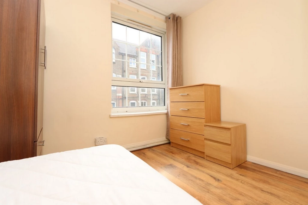 Similar Property: Double room - Single use in Mudchute, Isle of Dogs