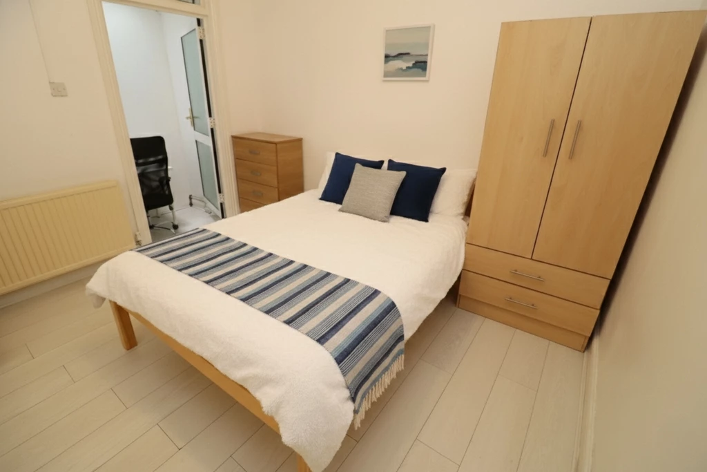 Similar Property: Double room - Single use in Upton Park