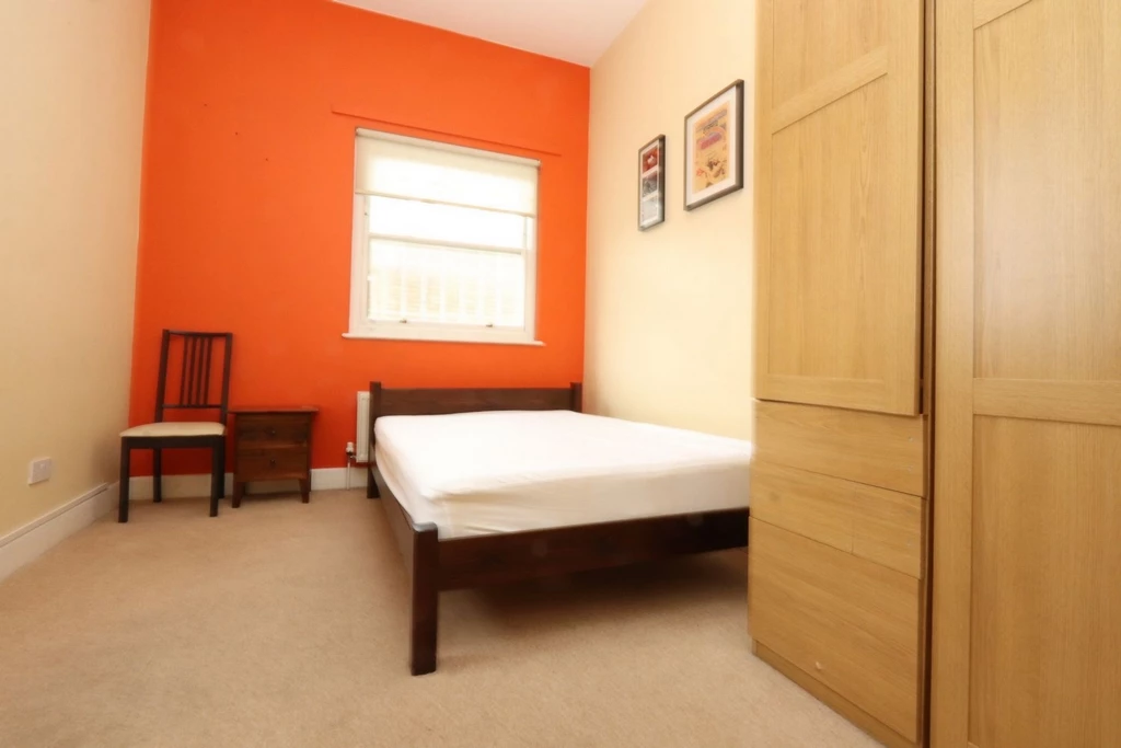 Property photo: 2a Birchfield Street, E14