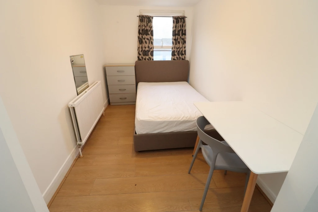 Similar Property: Double room - Single use in Bow