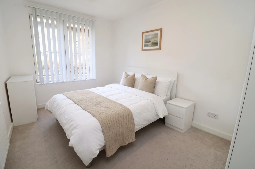 Similar Property: Double room - Single use in London City Airport,Gallions Reach