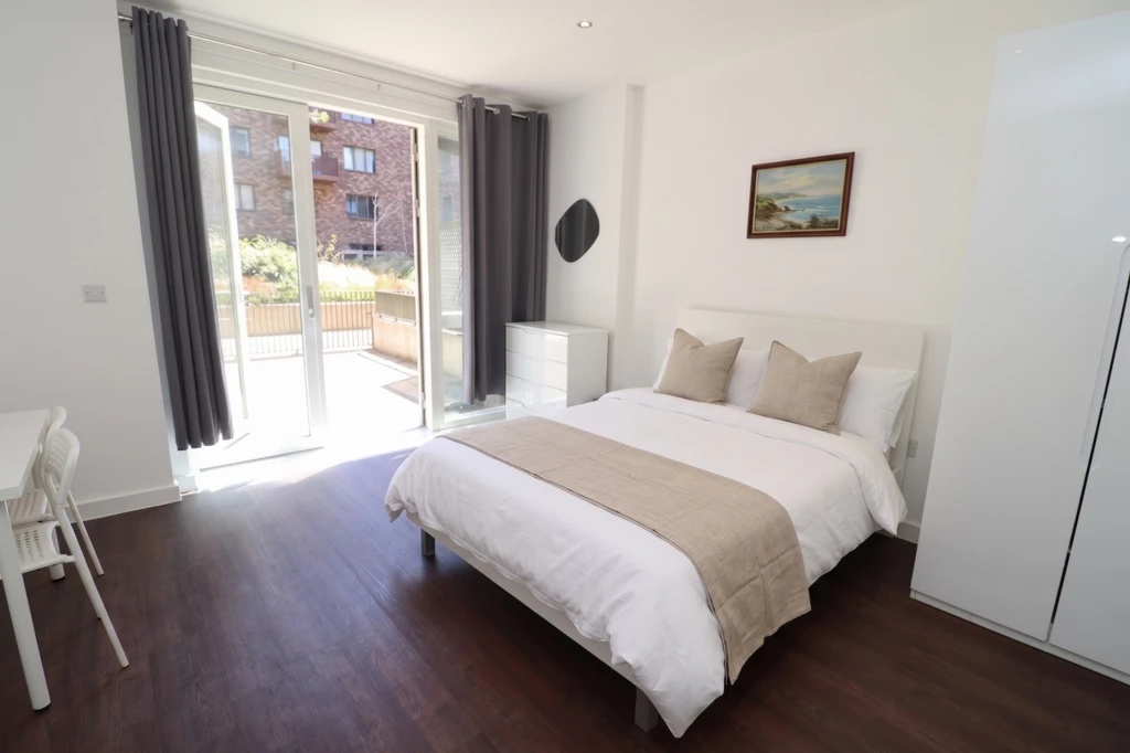 Similar Property: Double Room in London City Airport,Gallions Reach