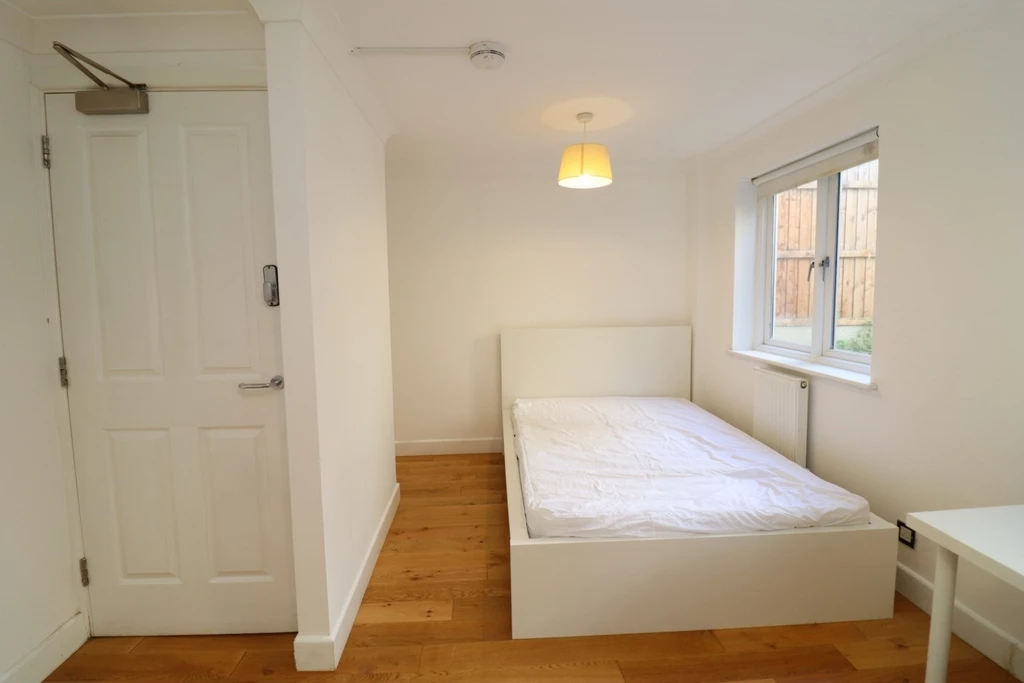Similar Property: Double room - Single use in Canary Wharf,East India