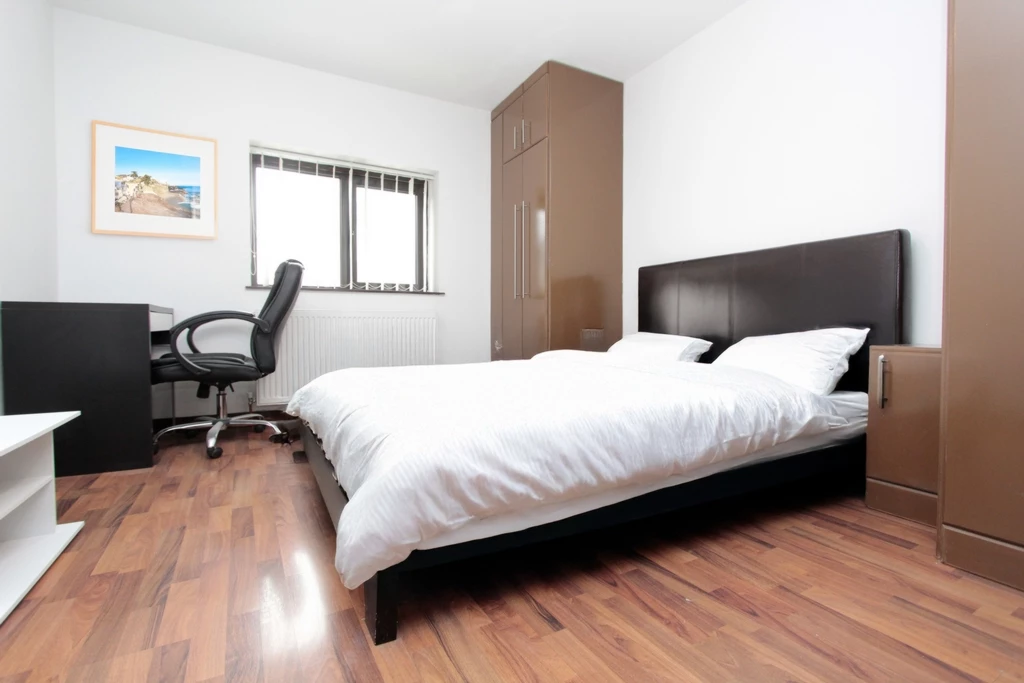 Similar Property: Ensuite Double Room in Mudchute,Crossharbour