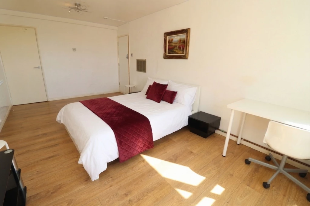 Similar Property: Double Room in Shadwell