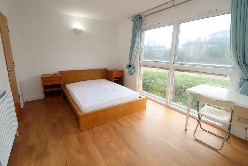 Similar Property: Ensuite Double Room in Crossharbour,Canary Wharf
