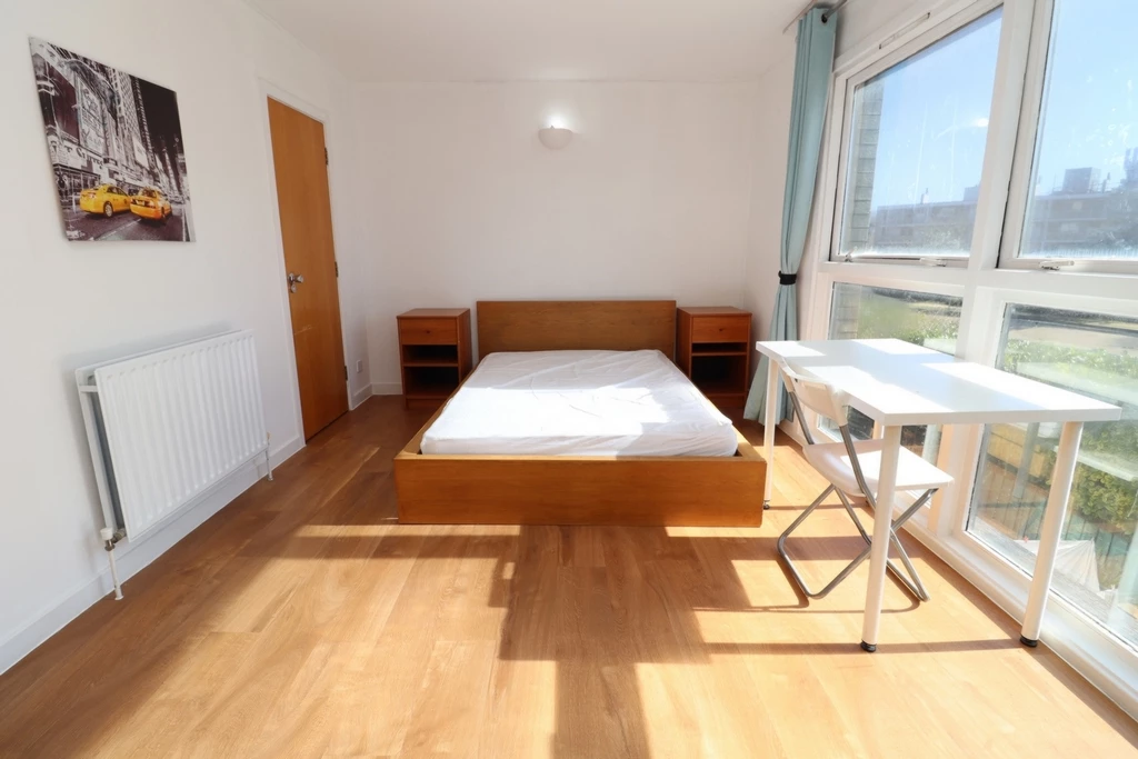 Similar Property: Ensuite Double Room in Crossharbour,Canary Wharf