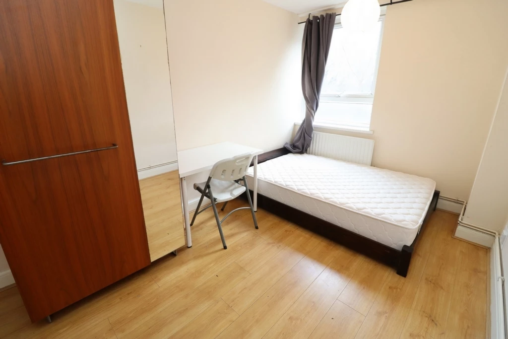 Similar Property: Double room - Single use in Poplar