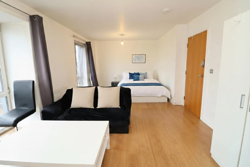 Similar Property: Double Room in North Greenwich