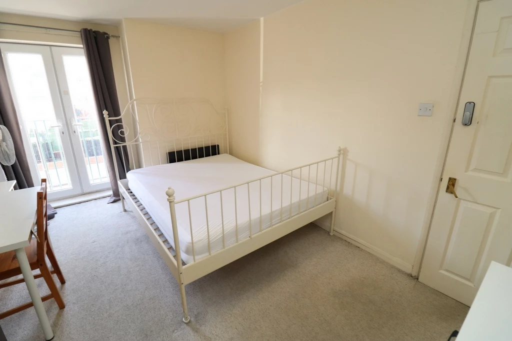 Similar Property: Double Room in South Quay