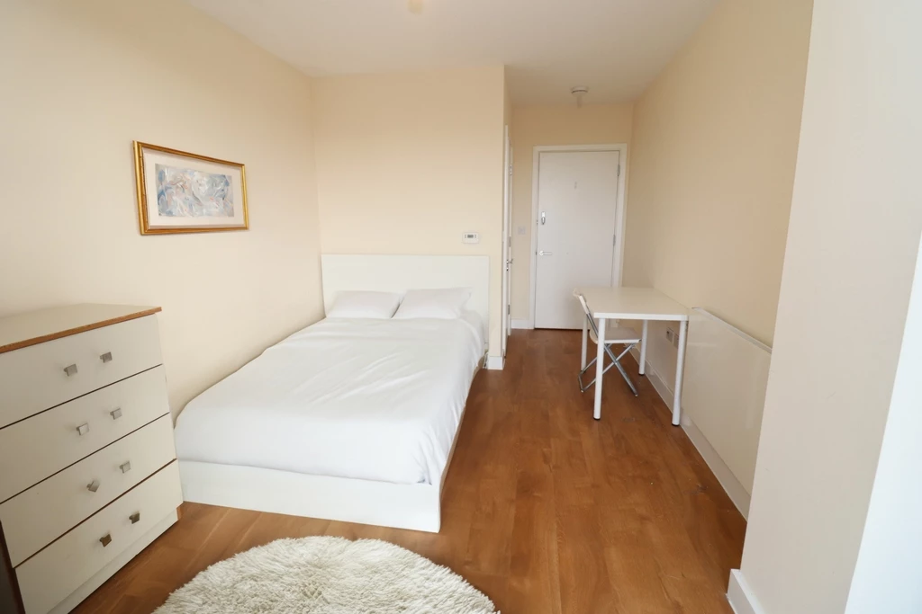 Similar Property: Ensuite Single Room in Greenwich