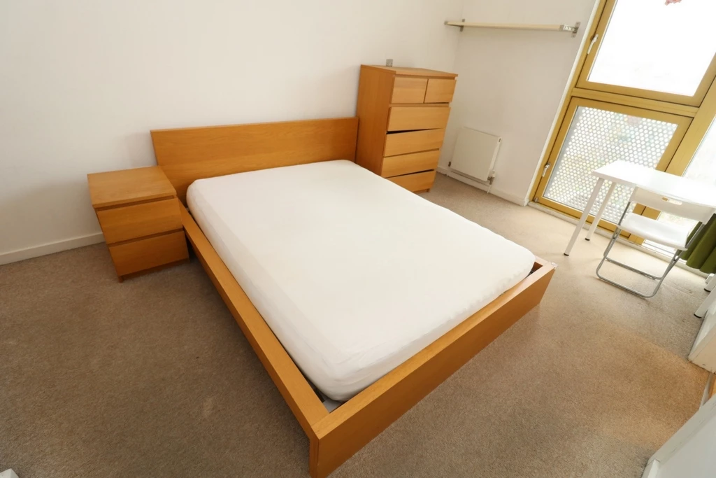Similar Property: Ensuite Double Room in Greenwich