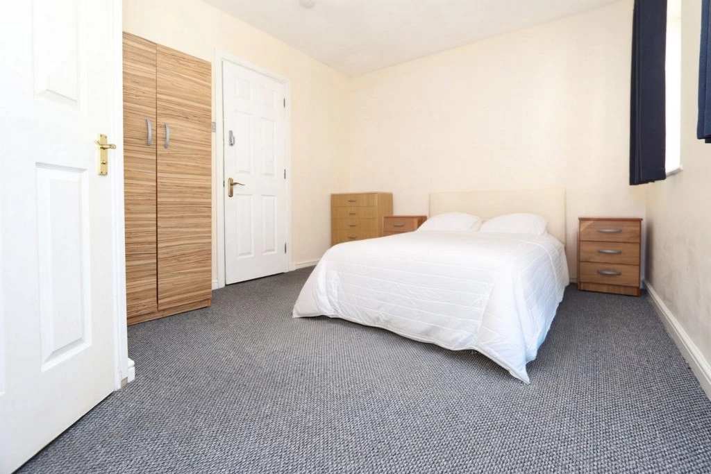 Property photo: Princes Riverside Road, SE16