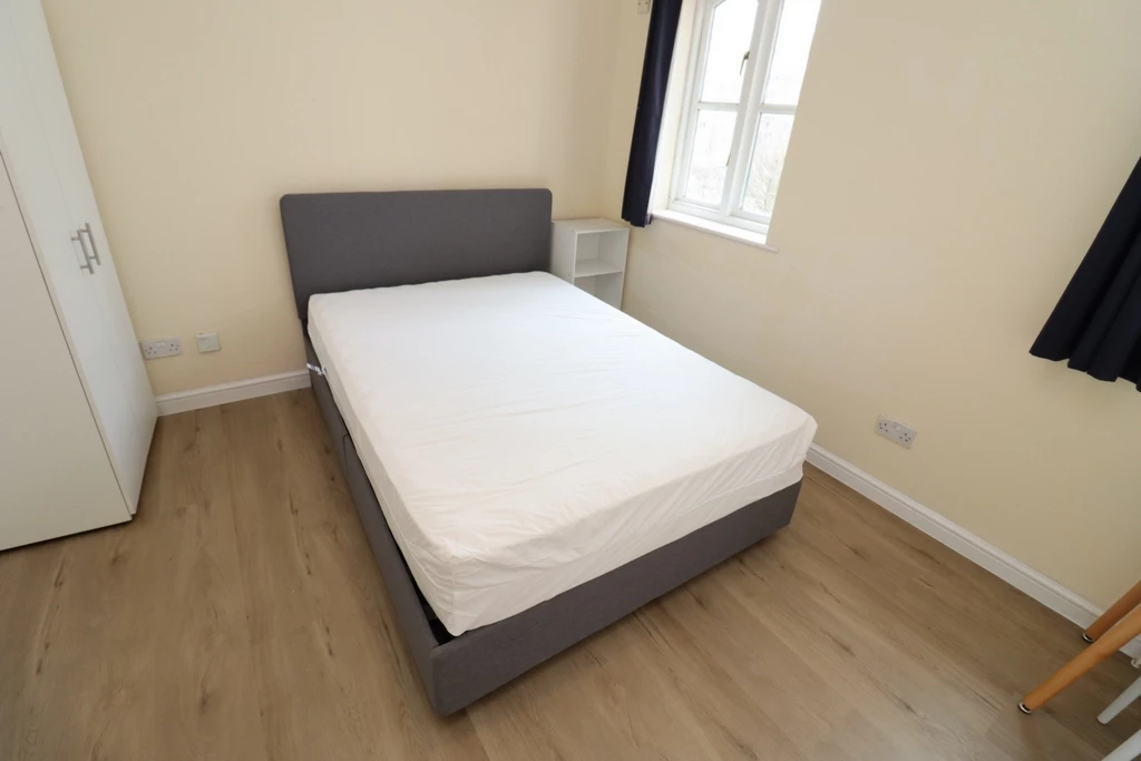 Property photo: Princes Riverside Road, SE16