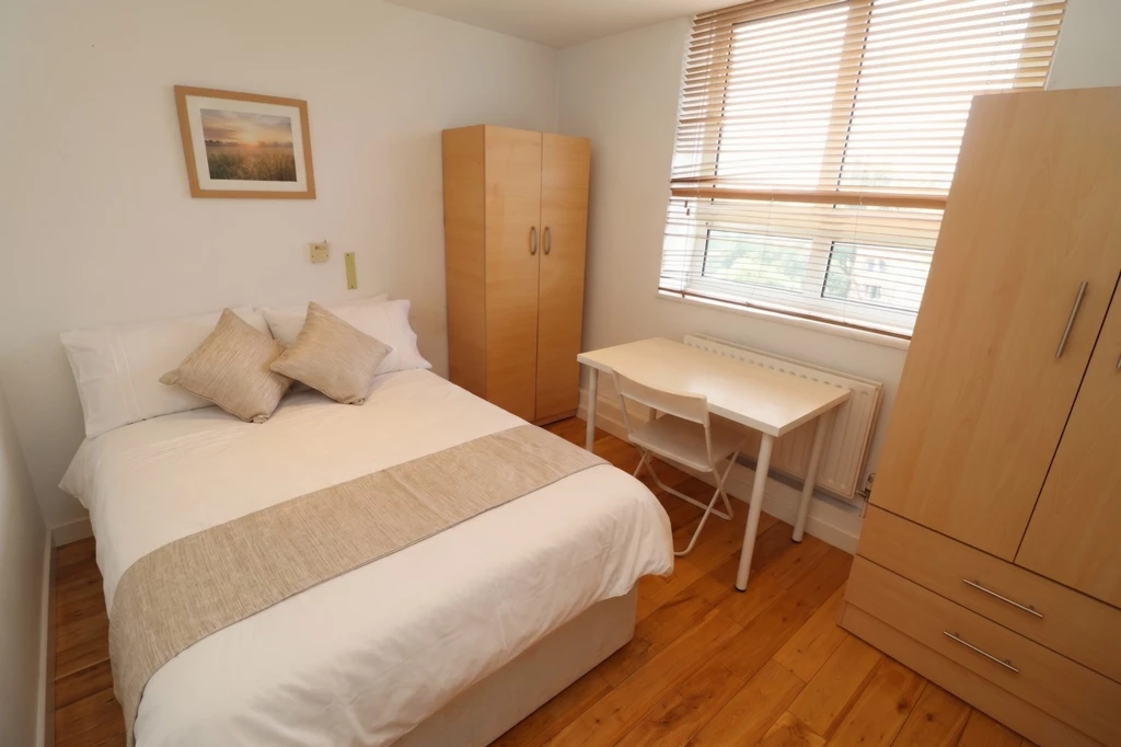 Similar Property: Double room - Single use in South Hampstead
