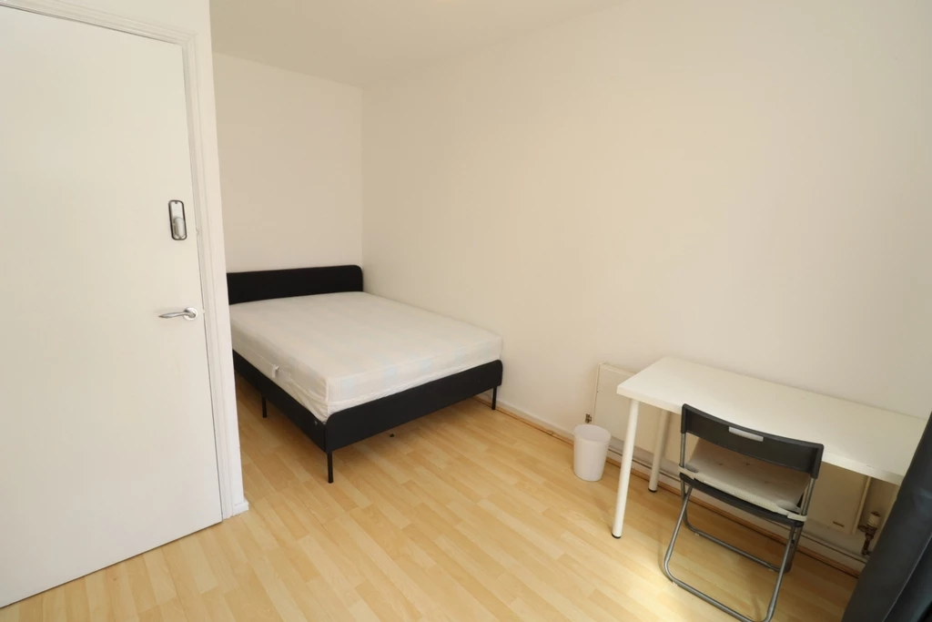 Similar Property: Double room - Single use in Greenwich