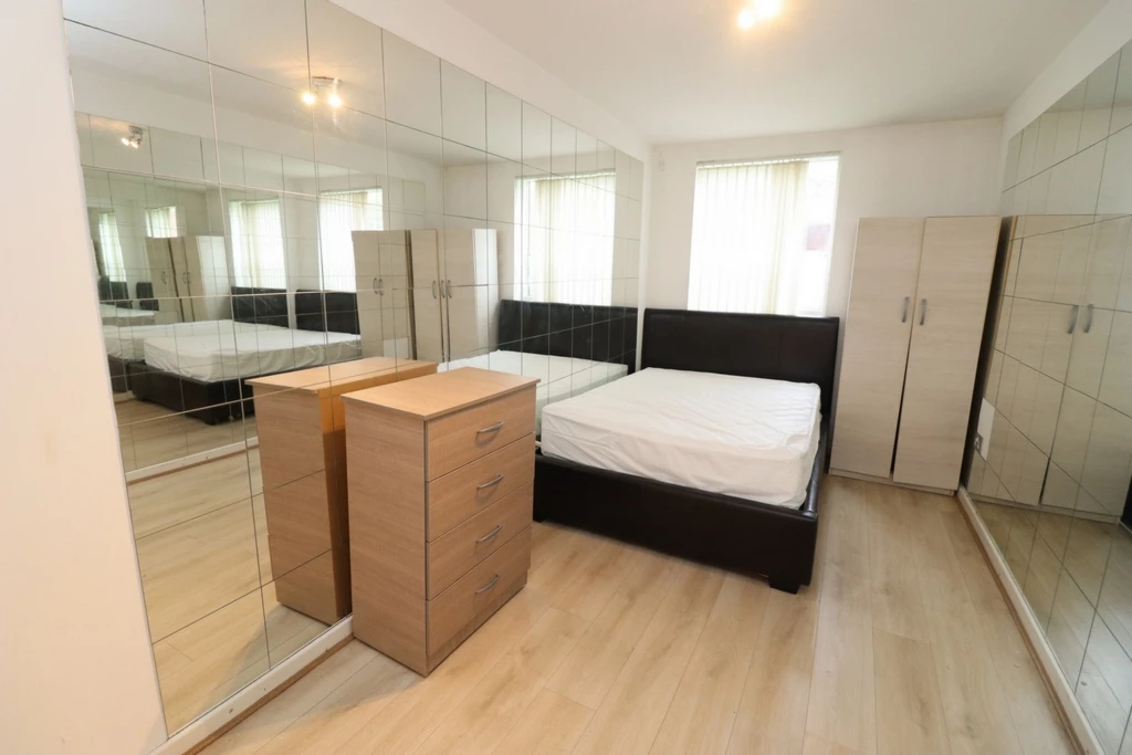 Similar Property: Double room - Single use in Canada Water