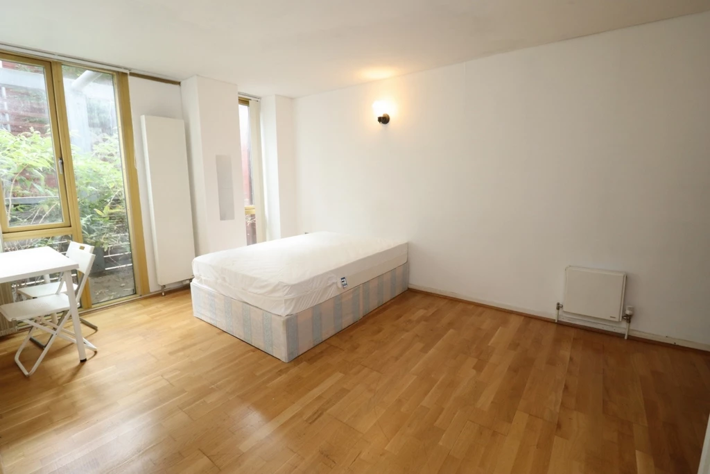Similar Property: Ensuite Single Room in Greenwich